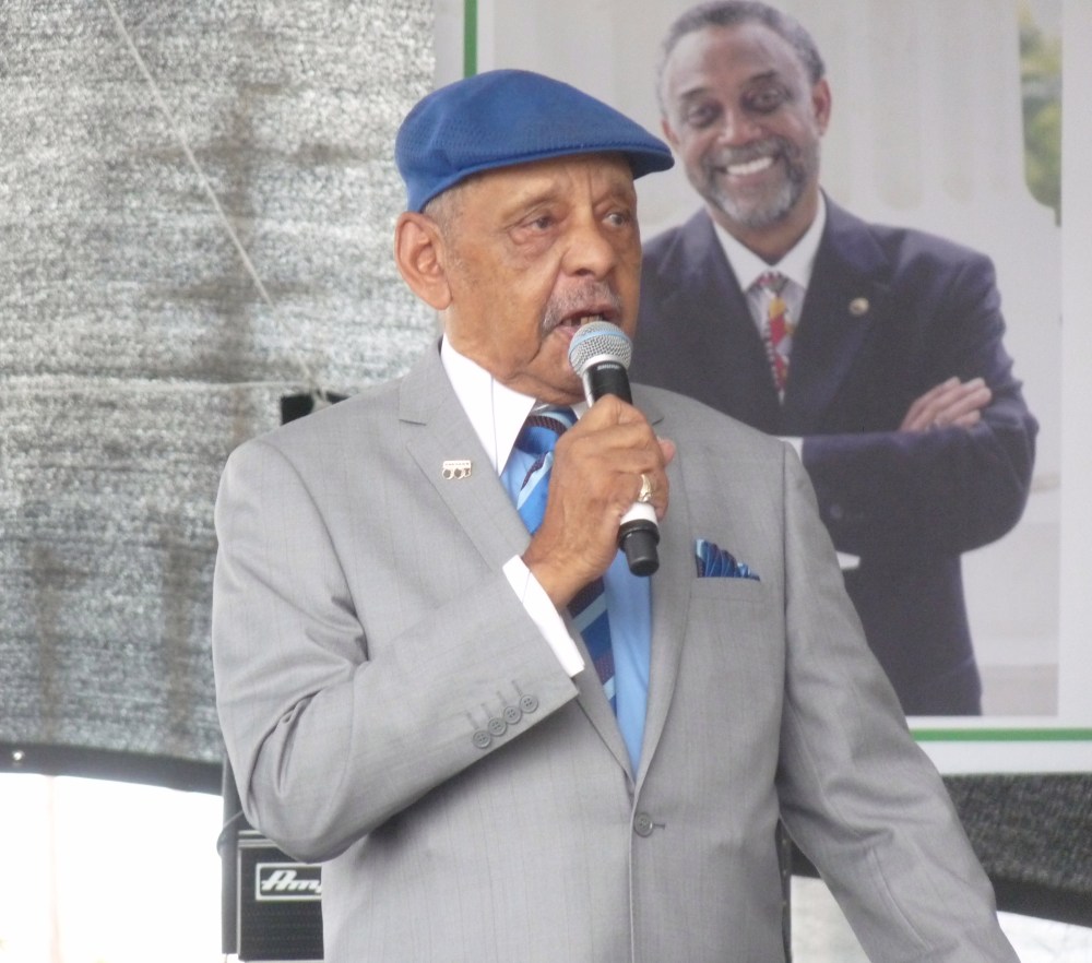 Ernie Andrews  solo      Central ave Jazz fest 2014 009